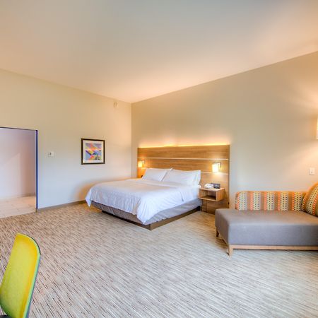Holiday Inn Express & Suites - Remington By Ihg Dış mekan fotoğraf
