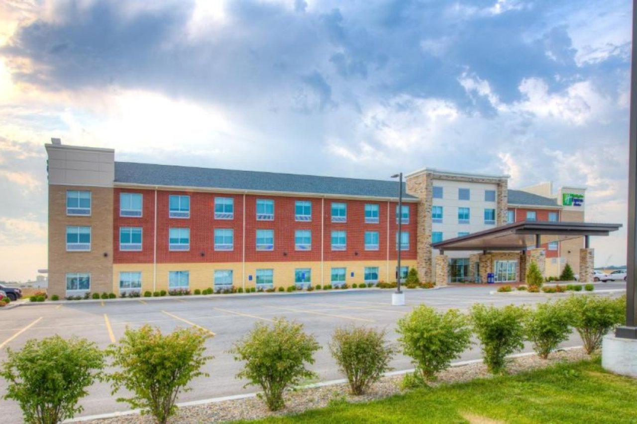 Holiday Inn Express & Suites - Remington By Ihg Dış mekan fotoğraf