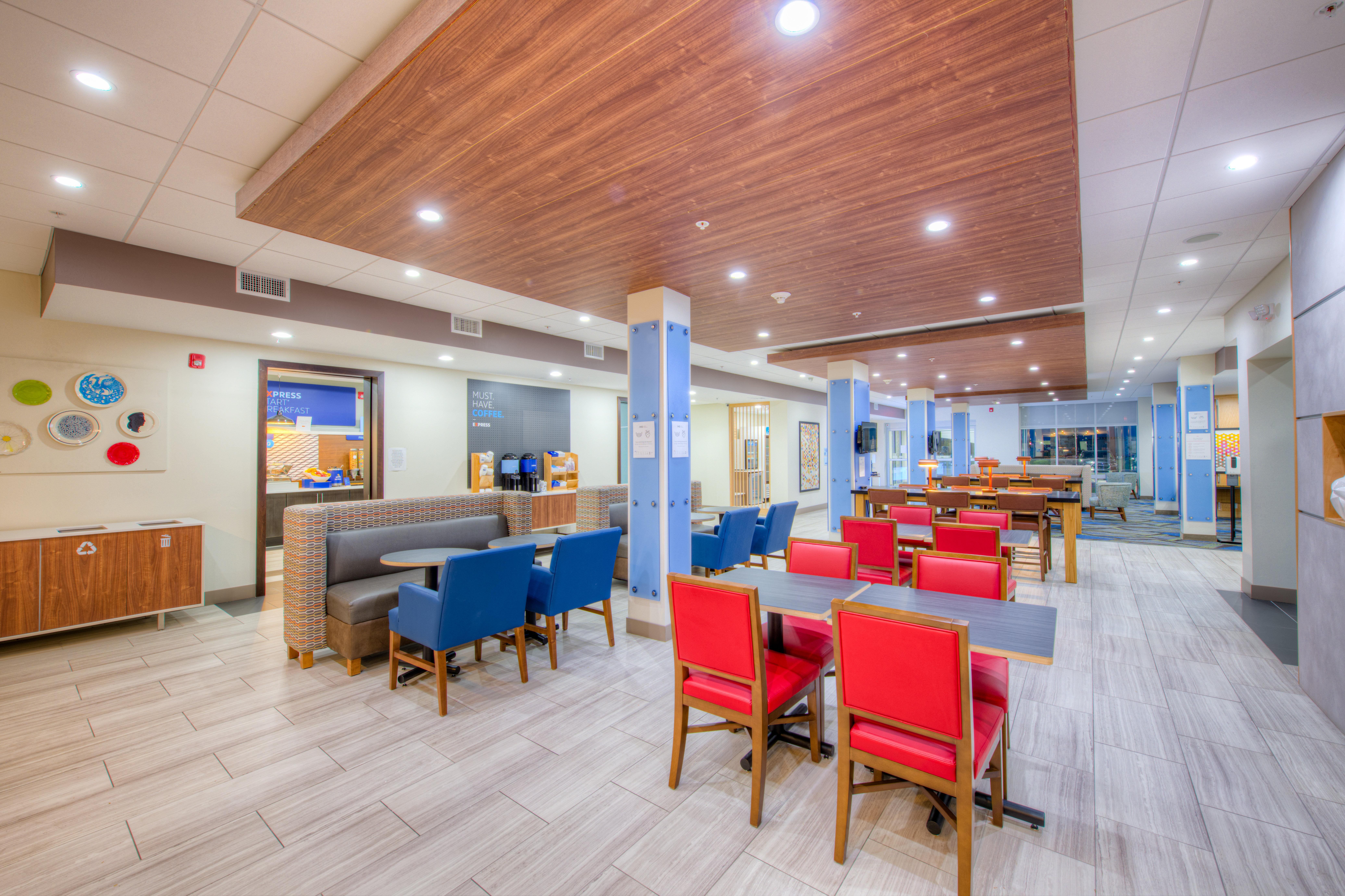 Holiday Inn Express & Suites - Remington By Ihg Dış mekan fotoğraf