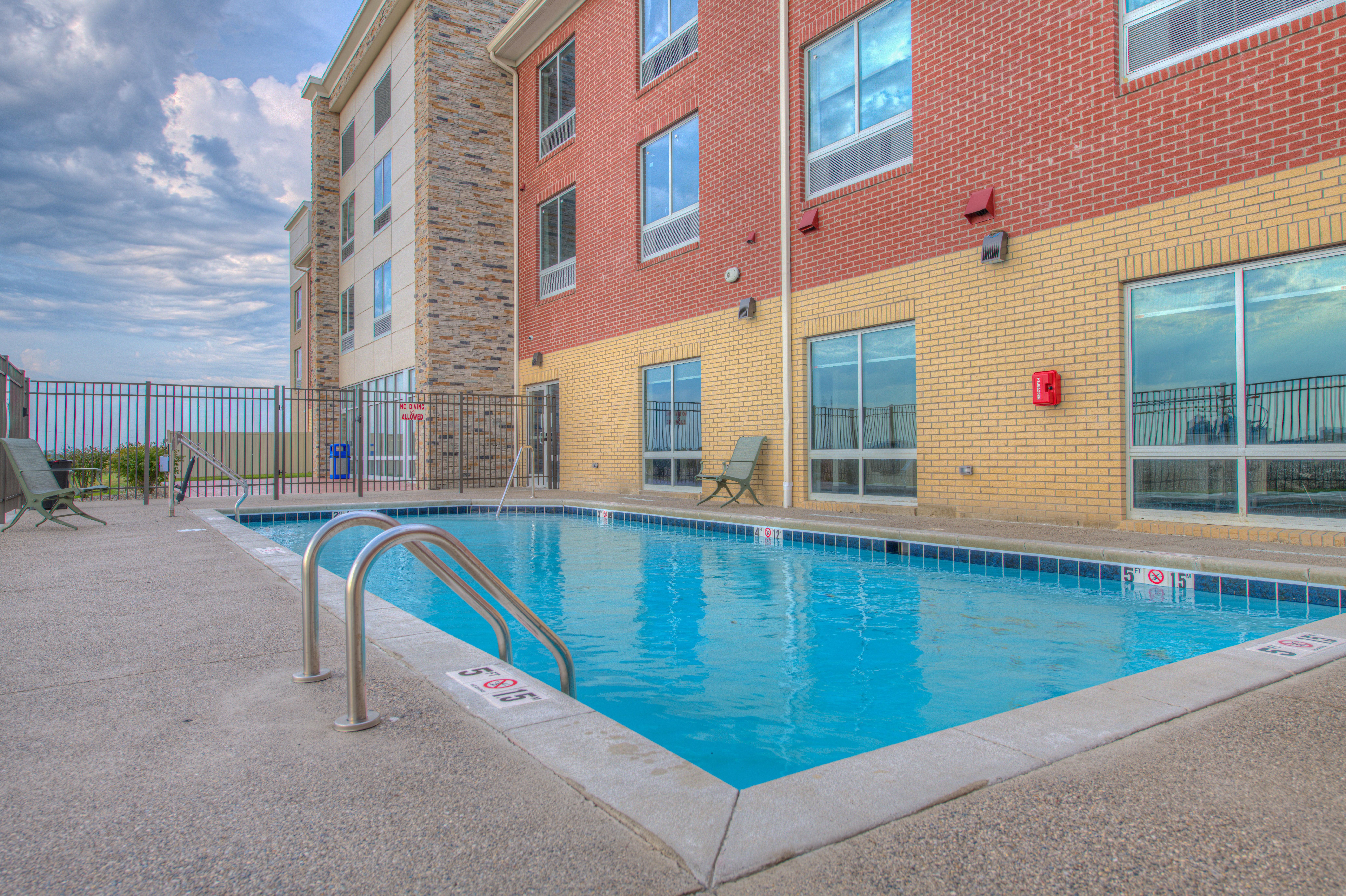 Holiday Inn Express & Suites - Remington By Ihg Dış mekan fotoğraf